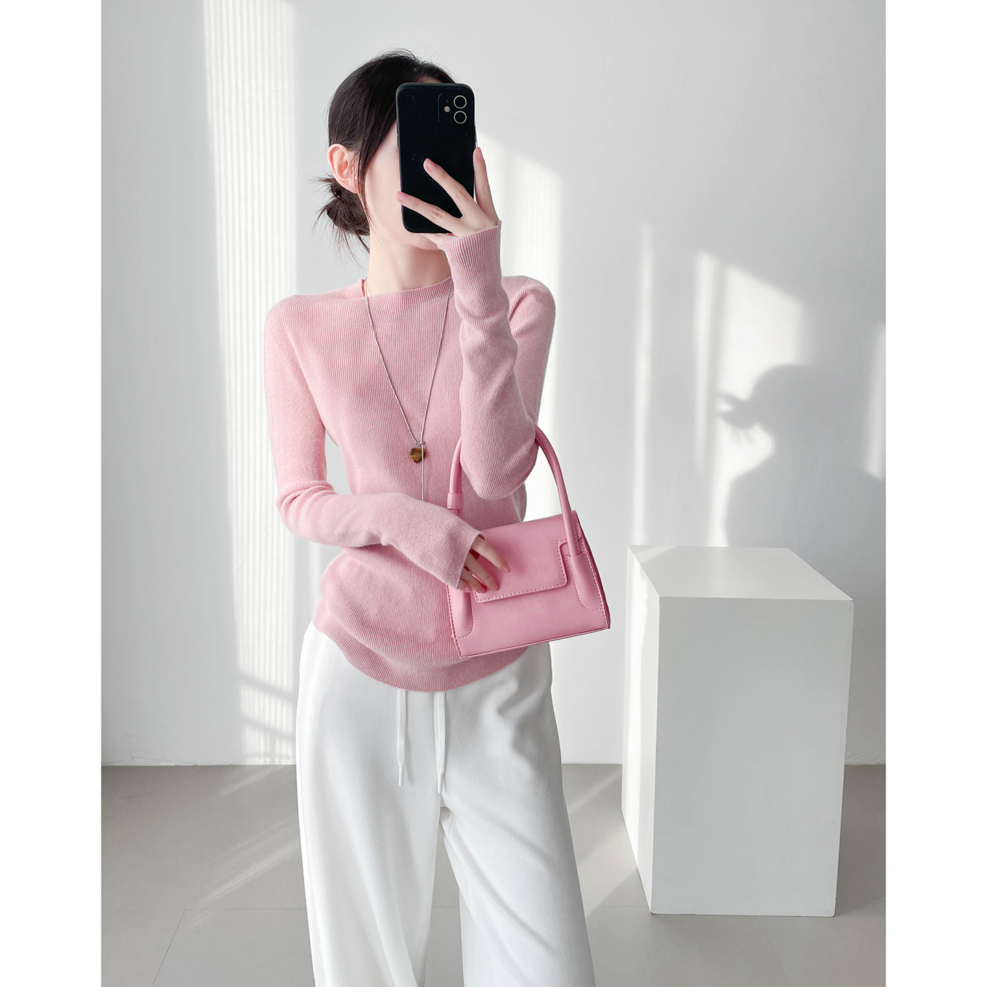 粉色圆领修身显瘦针织打底衫