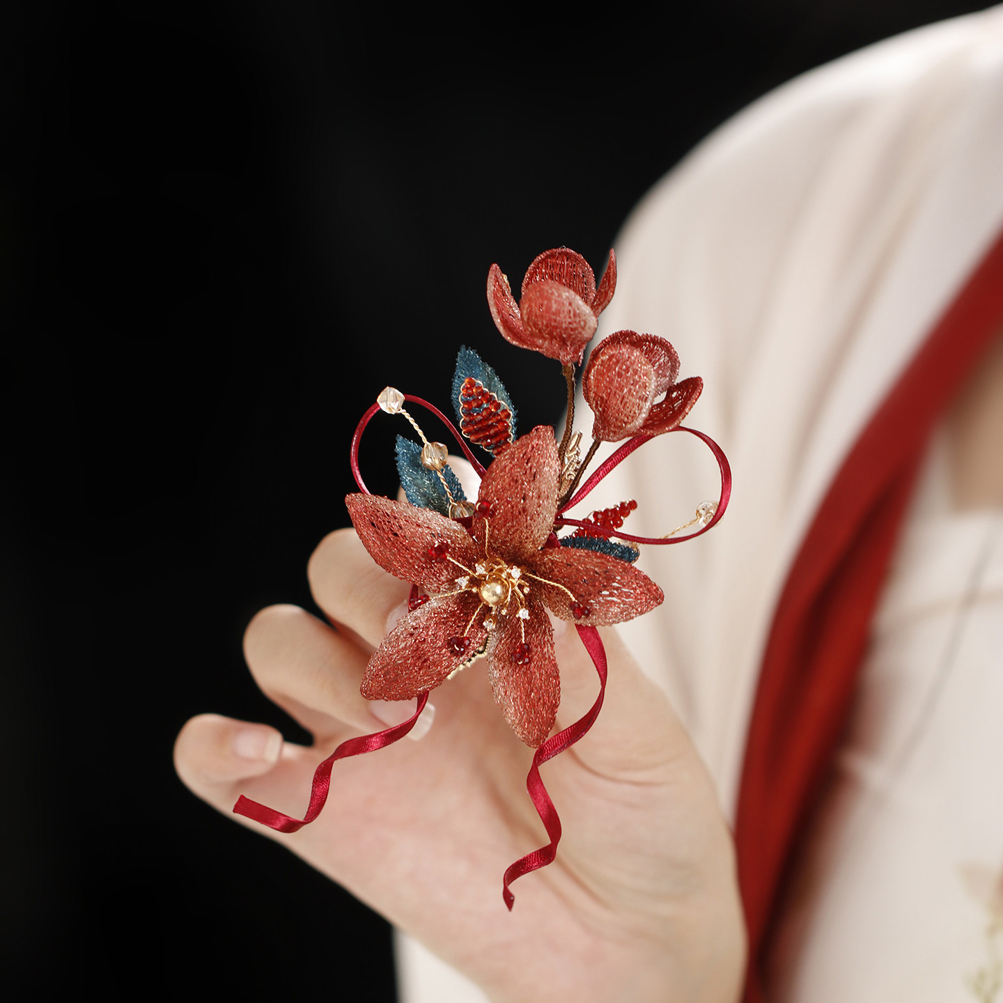 古风红色花朵飘带发夹汉服盘发图片