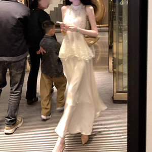 千山暮雪压褶亮片无袖挂脖A字摆上女鎏光缎半身裙套装