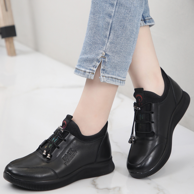 真皮休闲运动鞋女秋季软底防滑妈妈鞋中老年大码4243单鞋旅游鞋女