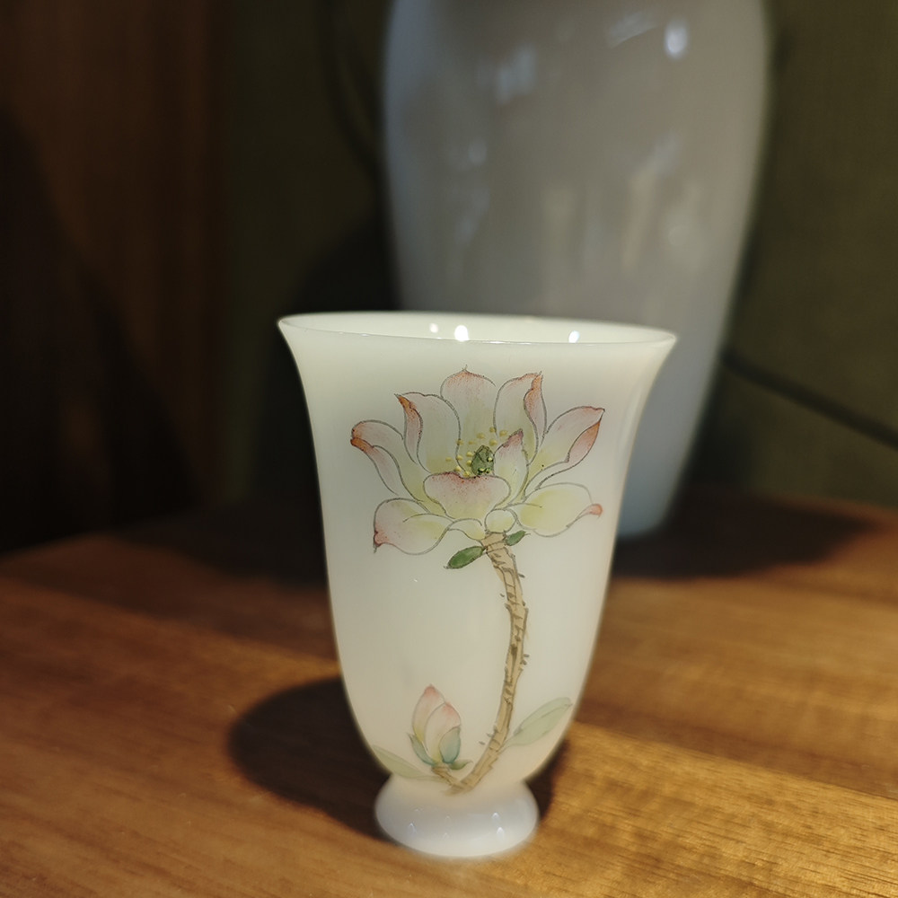 高脚闻香杯玉兰花手绘陶瓷茶具居家品茗轻奢雅致居家功夫茶道闲逸