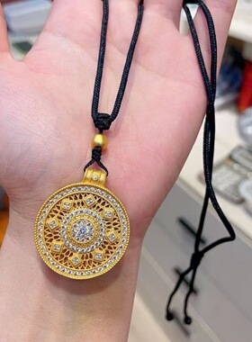 香港纪梵哲沙金饰品中式国风古法精品镶钻太阳花罗盘吊坠仿真金轻