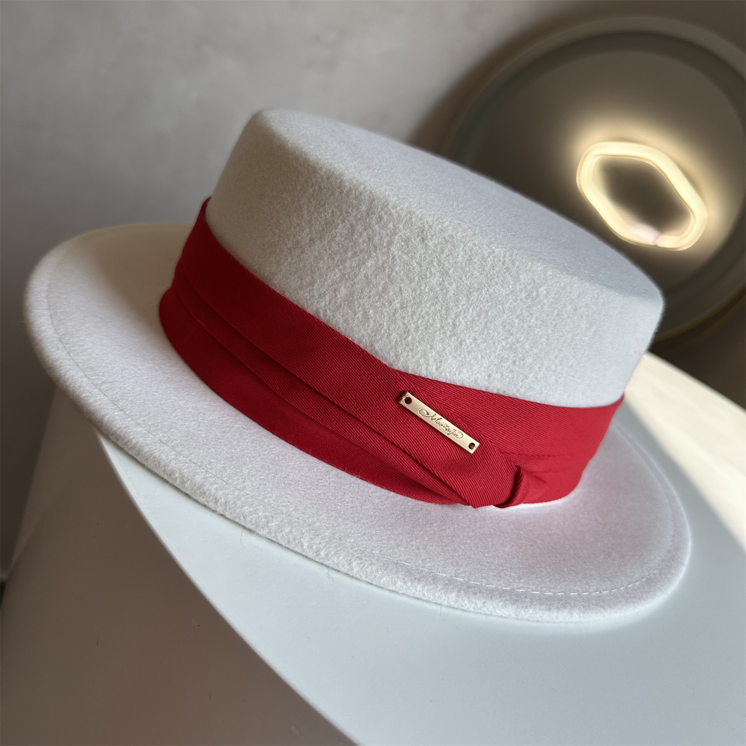 法式复古进口高支100%羊毛呢平顶帽女英伦名媛气质礼帽白红色毡帽