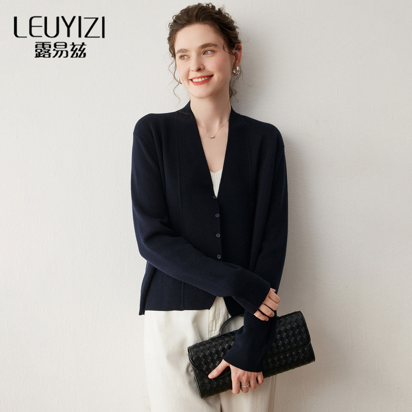 V领针织开衫女外套女羊毛2025秋季新款短款长袖女士气质外搭上衣,女装/女士精品,毛针织衫,淘宝优惠券,粉丝福利购,淘宝优惠卷