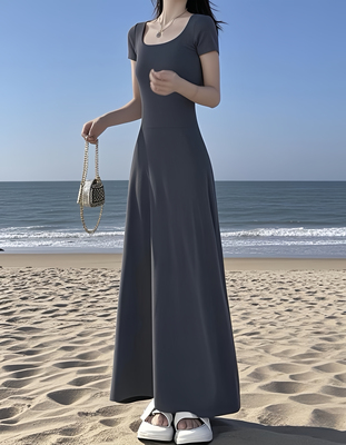 纯欲法式方领黑色连衣裙子女2025夏季新款高级感收腰气质修身显瘦