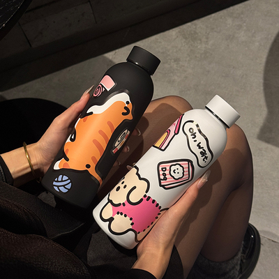 “可爱DIY”敲保温的水杯