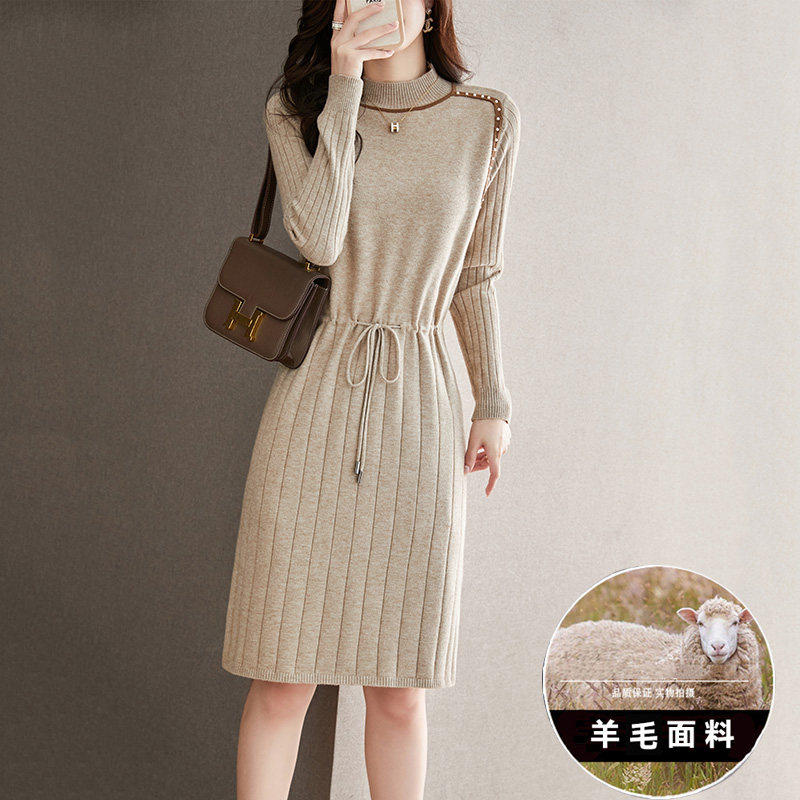 声雨竹配大衣的内搭洋装女秋冬2027新款中长版收腰显瘦针织打底毛