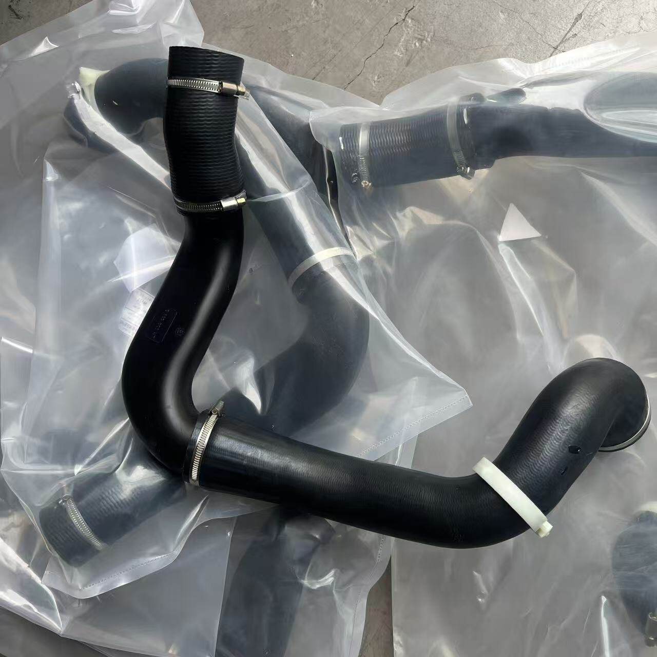 神行者2柴油2.2T中冷器软管