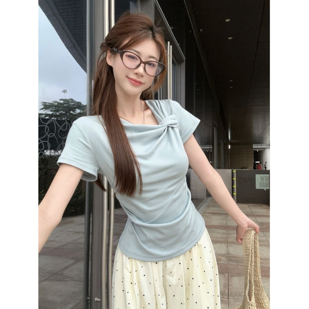 2025设计感扭结蓝色短袖T恤女小众褶皱别致白色正肩上衣