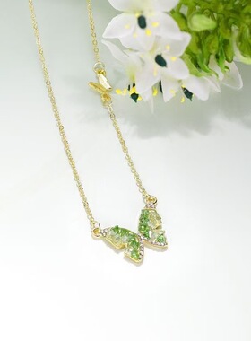 2025年轻奢小清新绿色渐变蝴蝶水晶项链小众设计感高级ins风饰品