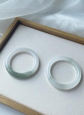 天然天山翠圆条手镯少女款细圆条玉手镯飘翠玉镯子新疆玉手镯雪翠