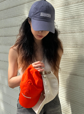 BATHROOM 英文logo刺绣鸭舌帽棒球帽软顶纯棉原创 遮阳透气可调节