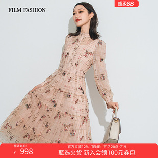 一电影一时装冬季新款法式浪漫碎花连衣裙女流行好看气质风格法式