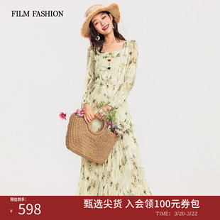 一电影一时装春季新款长款连衣裙碎花褶皱压褶中长款长袖聚会女士