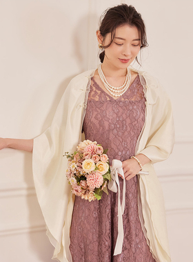 酒红色配旗袍披肩婚礼缎面围巾