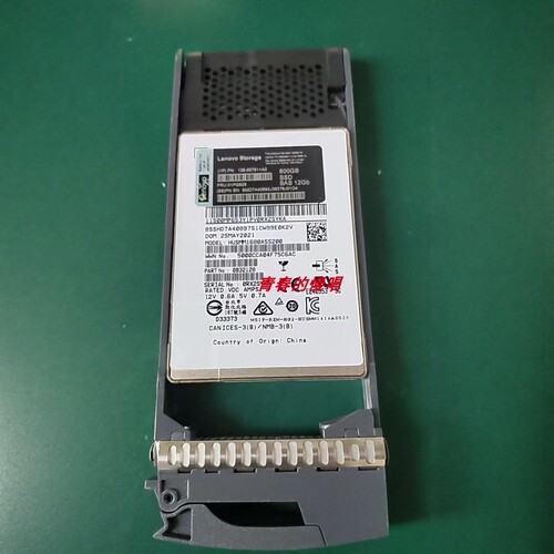 联想4XB7A14105 01PG628 800G SAS 2.5 12Gb 3DWD DE2000H 硬盘