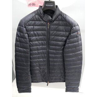 Emporio Armani 徽标羽绒服 ZNB33KE