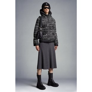 羽绒服 Moncler 橙色短款