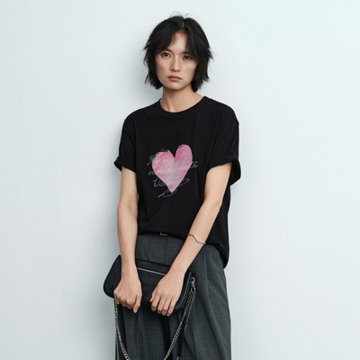 uti尤缇2026夏季新款 黑色休闲短袖印花T恤女棉上衣UL250116790