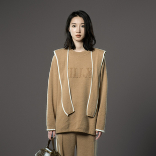 uti尤缇2024冬季新款卡其色披肩毛衣女套头毛衫MJ451143773联名款