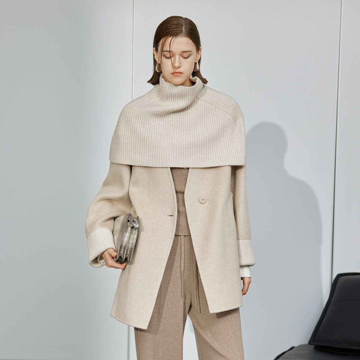 uti尤缇2025冬季新款温暖围脖休闲毛呢大衣女中长外套UK421020191