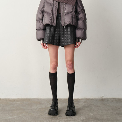 uti尤缇2025冬季新款 菱格绗缝皮质阔腿休闲短裤女UK420203383