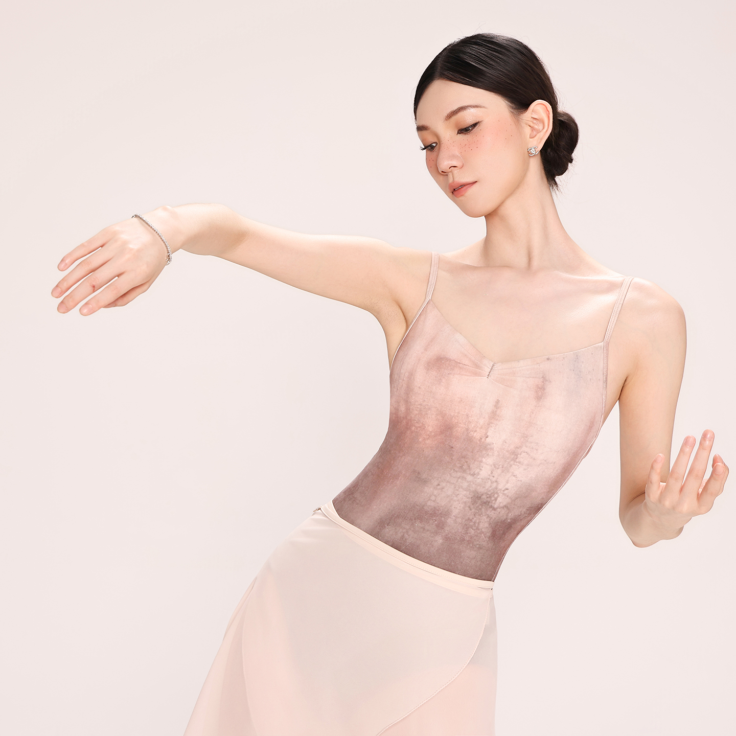 danzbaby芭蕾舞服女形体服专业连体服成人瑜伽吊带练功体服B382