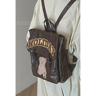 复古学院风双肩包女包包2024新款潮韩国字母背包休闲大容量旅行包