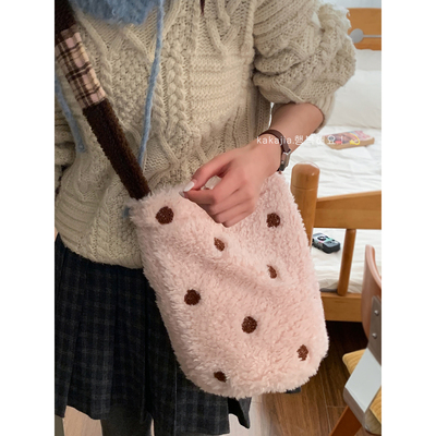 咔咔家可爱毛绒水桶包