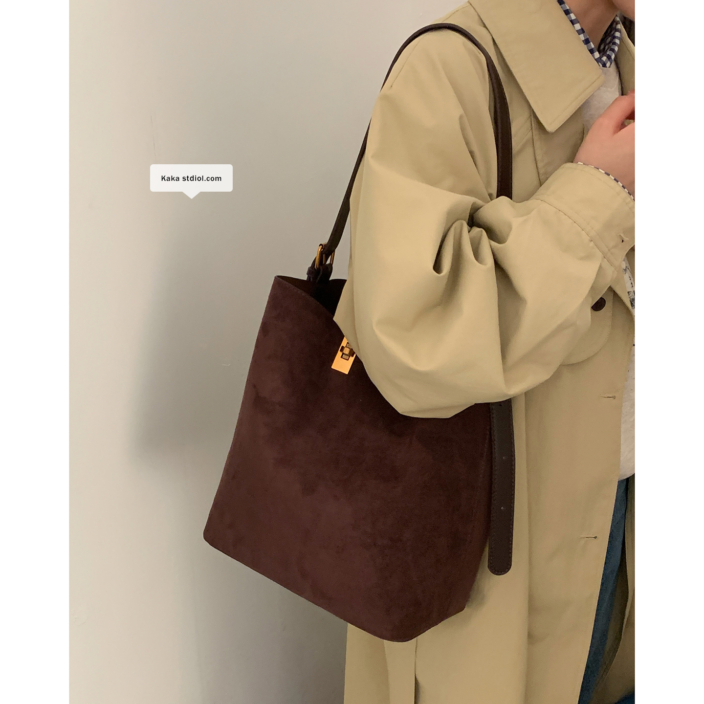 卡乐儿复古麂皮绒大容量水桶包