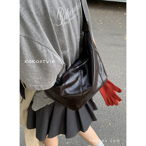 时尚经典简约便携腋下包