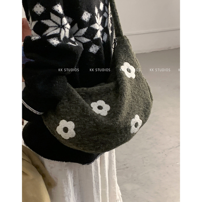 学院风花朵毛绒包包女2025新款潮时尚韩版毛呢托特包大容量斜挎包