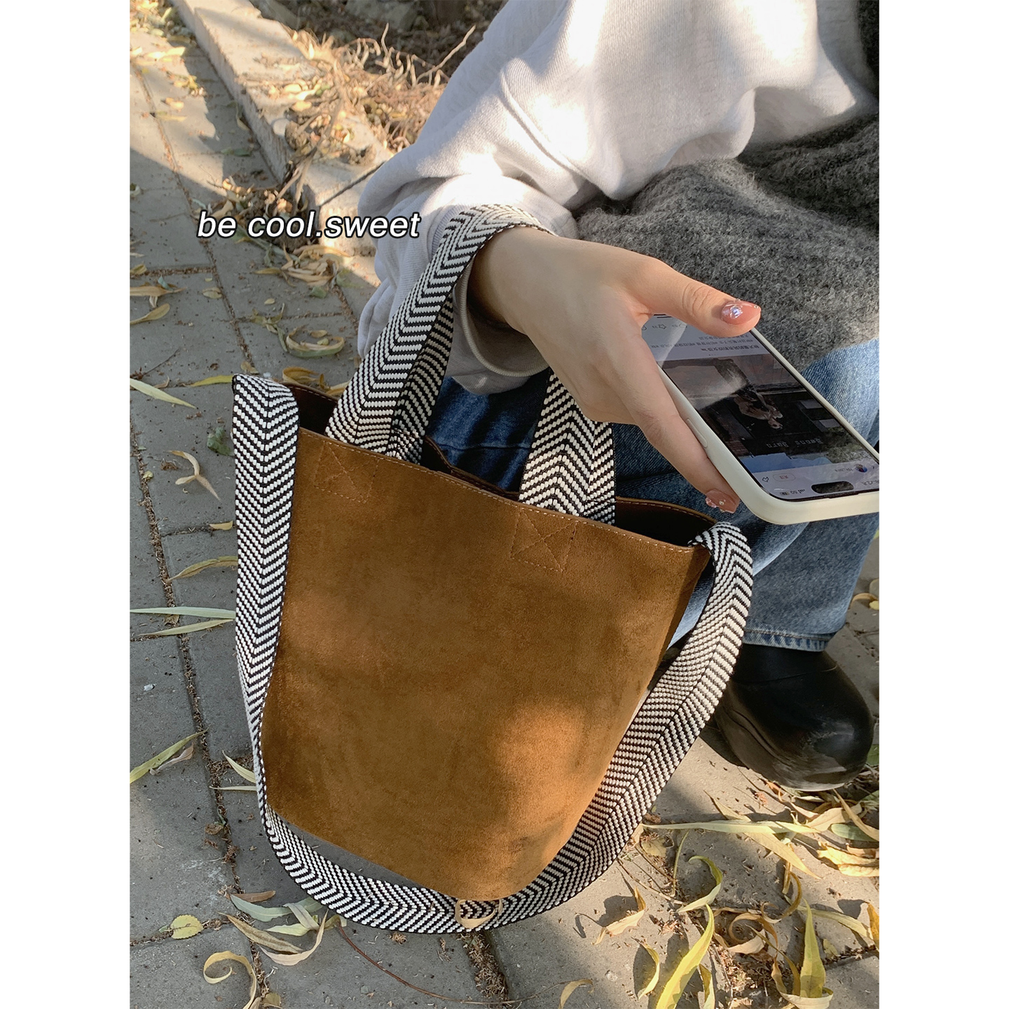 卡乐儿复古麂皮绒大容量水桶包