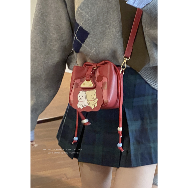 韩版简约时尚百搭斜挎水桶包