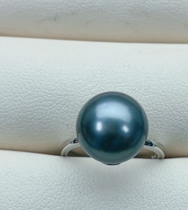 11.7mm海水大溪地牛油果绿戒指