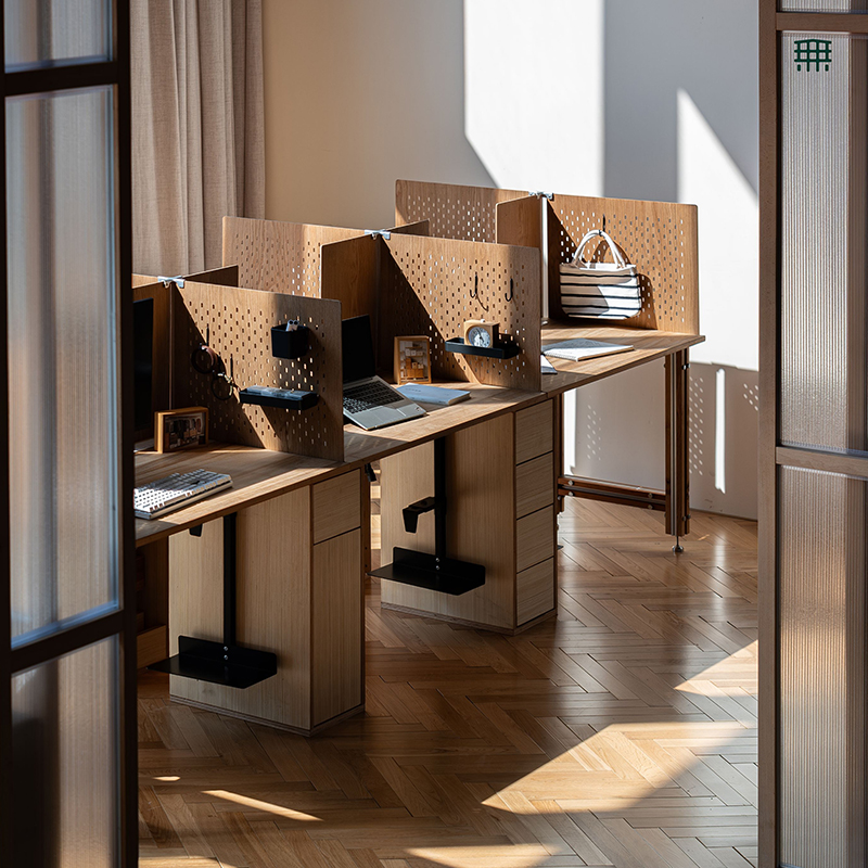 无即所有办公桌组合极简风格双三四人员工会议电脑桌屏风隔断工位