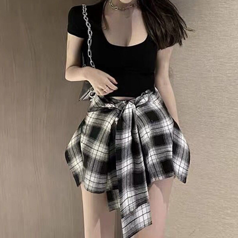 套装女性感U领短袖T恤百搭上衣+高腰格子假两件系腰裙短裤两件套