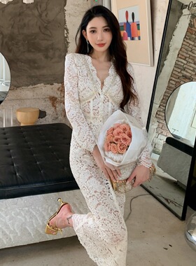 春季新款女装法国小众性感v领长袖连衣裙感蕾丝长裙子晚礼服