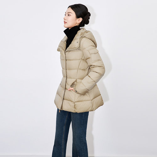 PRISCA 轻奢减龄90白鸭绒修身显瘦长袖连帽收腰短款羽绒服夹克女