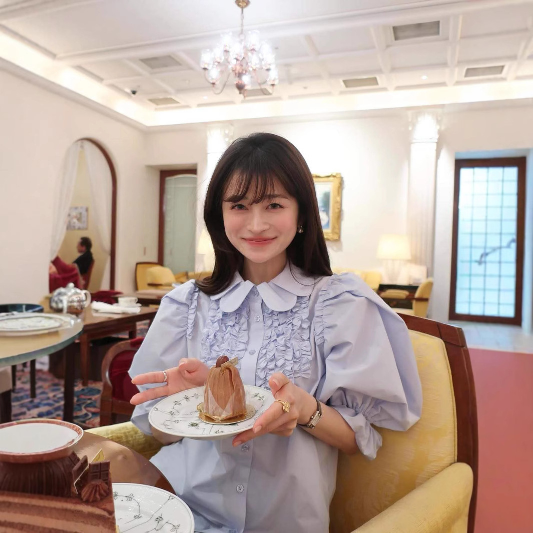 PRISCA日系春夏法式浪漫复古老钱翻领阔型袖立体褶皱灯笼袖衬衫女
