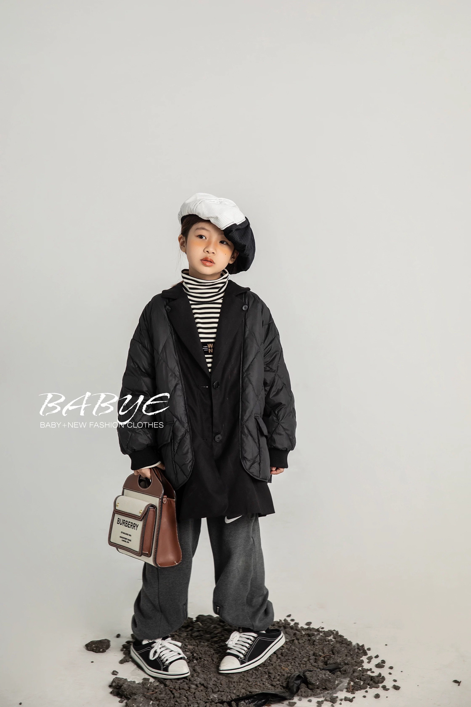 儿童假两件西服领保暖羽绒服轻羽绒黑色爆款羽绒外套