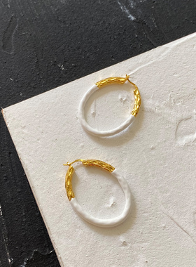 法式B新款耳环金白撞色双色设计珐琅厚镀18K真金独特圆形925银针