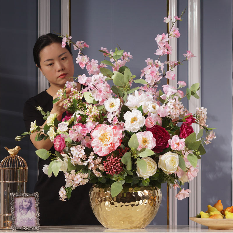 富贵牡丹霸气的大型花艺已插好