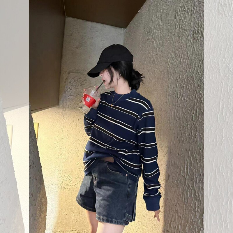 巨好看条纹圆领无帽卫衣长袖t恤