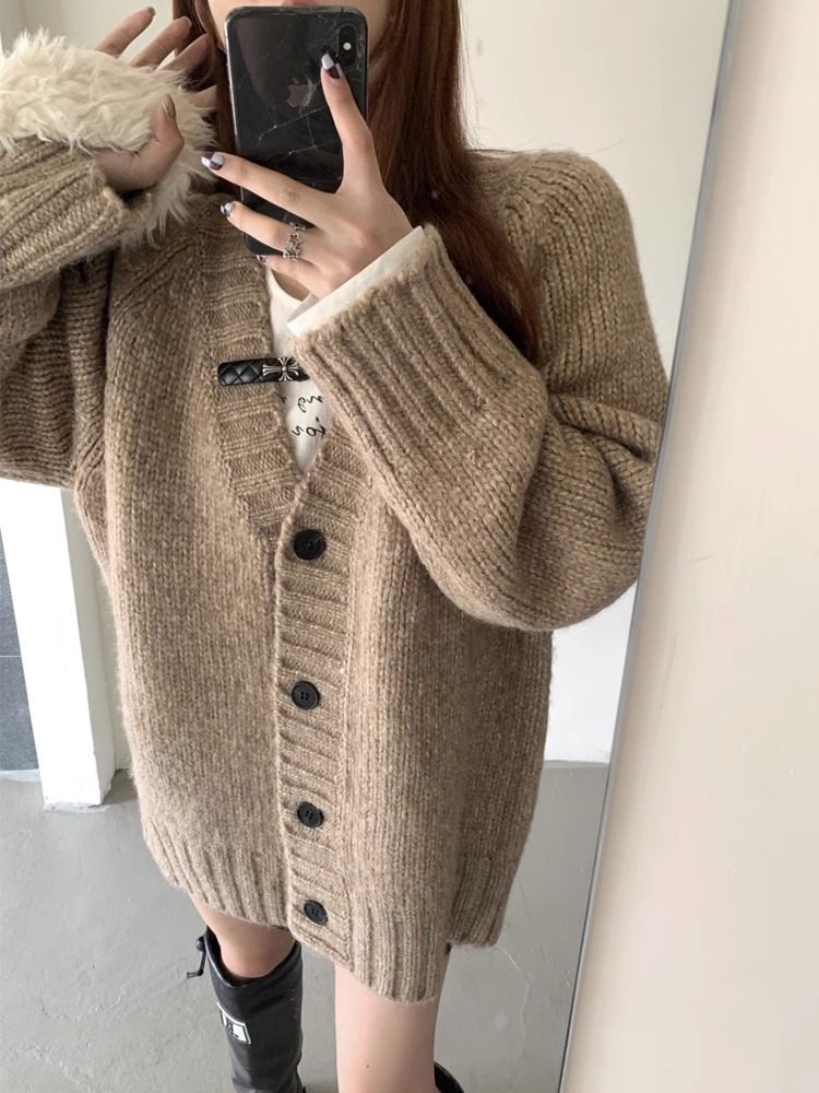 韩系v领棕色毛衣外套女秋冬季新款宽松慵懒风中长款针织开衫上衣
