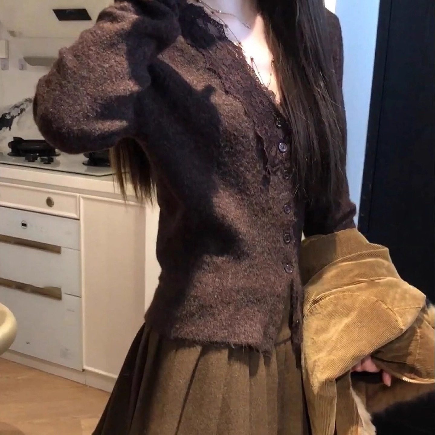 轻熟v领蕾丝针织衫修身内搭毛衣