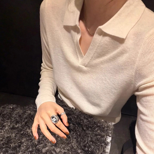 老钱风白色polo翻领针织衫女秋冬高智感v领修身内搭打底毛衣上衣