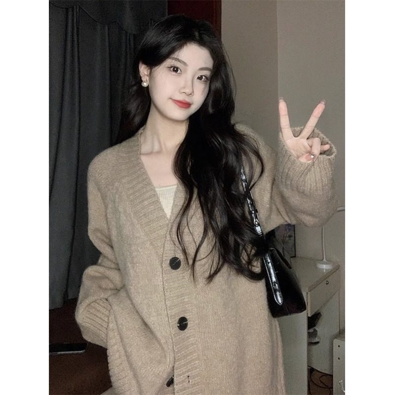 韩系卡其色v领毛衣外套女秋冬慵懒风中长款针织开衫加厚外搭上衣
