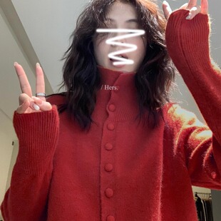 慵懒红色高领毛衣外套女秋冬氛围感穿搭内搭宽松针织开衫韩系上衣
