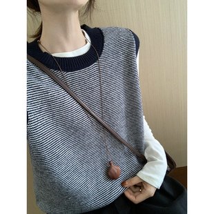 藏青色条纹圆领针织背心马甲女秋冬外搭叠穿宽松短款无袖毛衣上衣